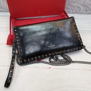 Женская сумка-мессенджер valentino garavani (на цепочке) черный лаковый